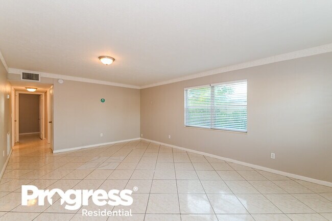 Building Photo - 100 Apache St