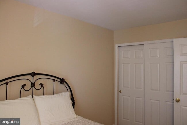 Building Photo - 14186 Hunters Run Way