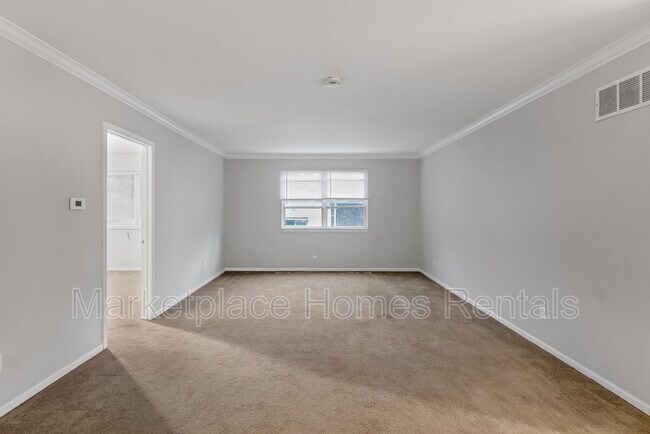 Building Photo - 5116 Heege Rd