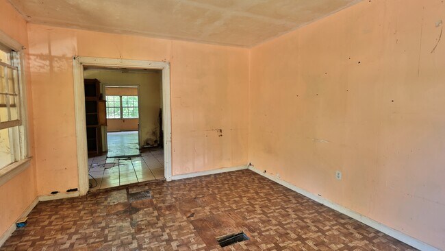 Building Photo - 127 Barbara Ave