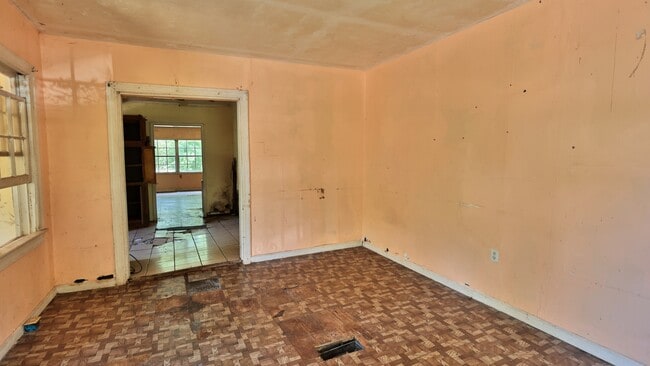 Photo - 127 Barbara Ave House