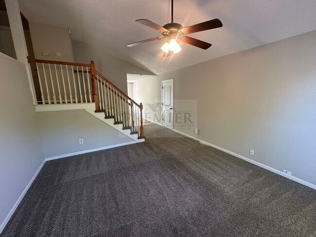 Foto del edificio - 3 bed / 1 bath duplex for rent - $1425- re...