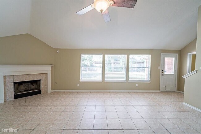 Building Photo - 3 br, 2 bath House - 18403 Wolf Creek Trail