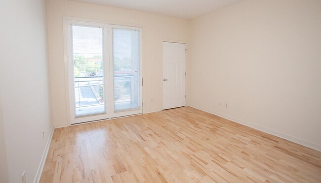 Foto del edificio - 242 E Water St