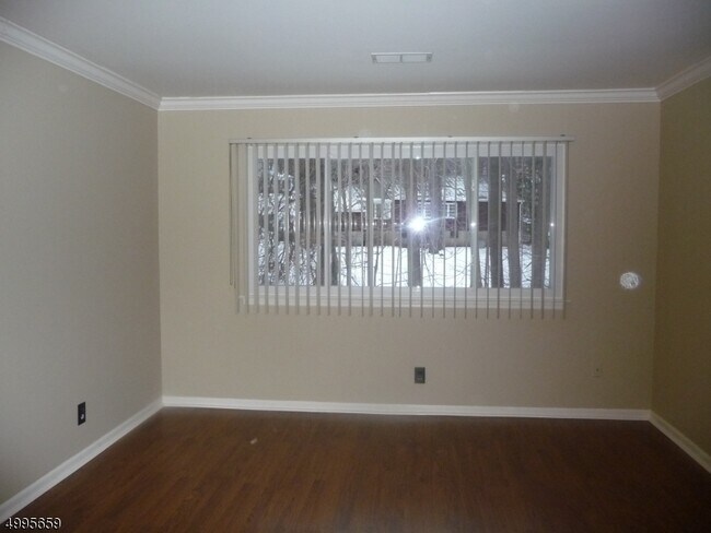 Building Photo - 50 W Lindsley Rd