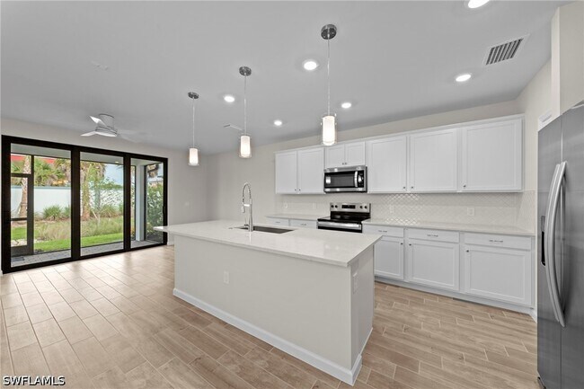 Foto del edificio - 27906 Radiant Ct