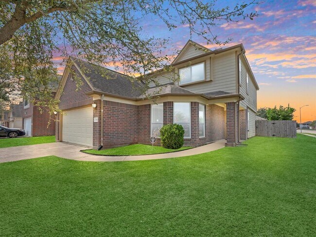 Building Photo - 3319 Apple Dale Dr