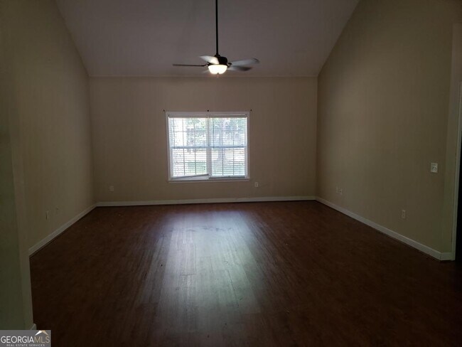 Building Photo - 1254 Lakeview Rd