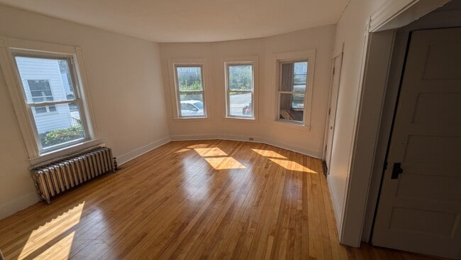 Building Photo - 20 Kosta St