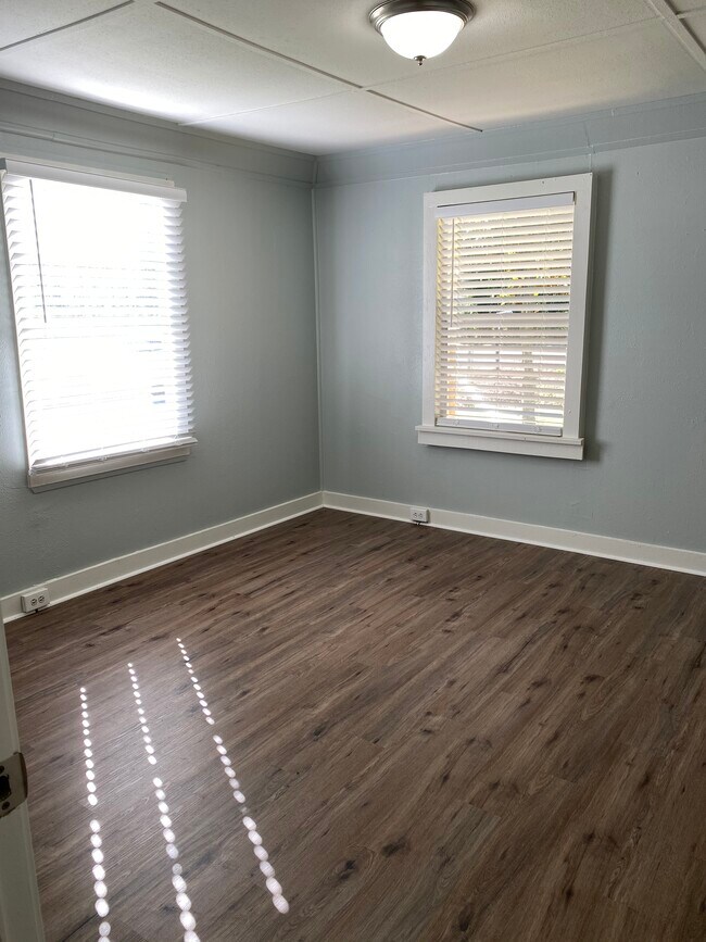 2nd bedroom - 7204 Main St
