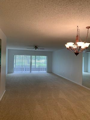 Building Photo - 9460 Meadowood Dr