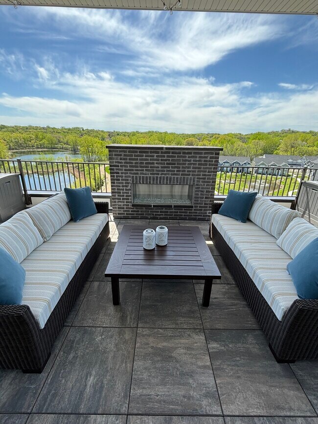 Foto del edificio - Grand35 Apartments - 55 Plus Active Adult