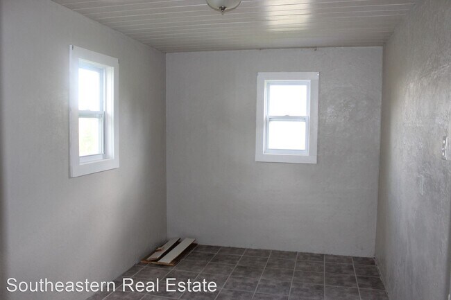 Foto del edificio - 2 br, 1 bath House - 307 West Freemont St