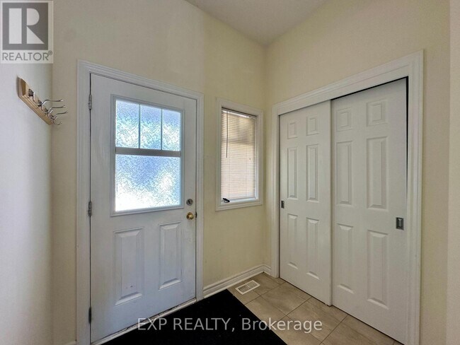 Building Photo - 3353 Woodroffe Ave