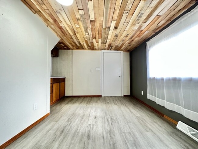 Foto del edificio - Wescott St. Duplex