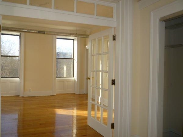 Building Photo - 292 Barrow St