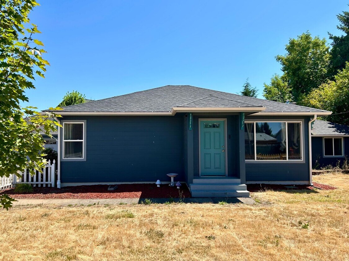 Foto principal - Spacious House with Garage, 48x24 Shop, an...