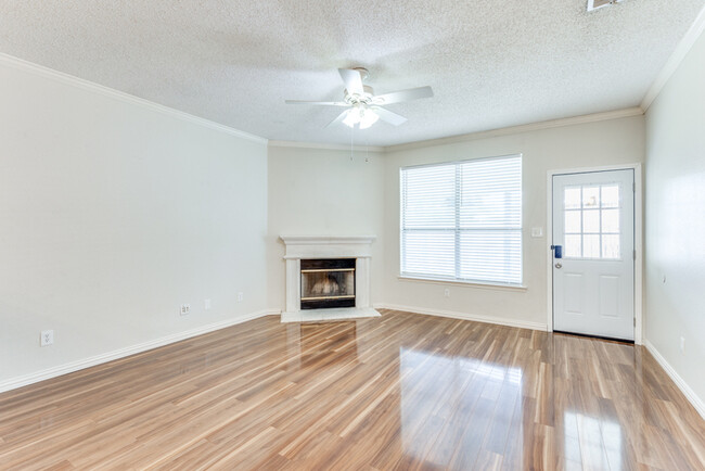 Building Photo - 7101 Park Creek Circle East