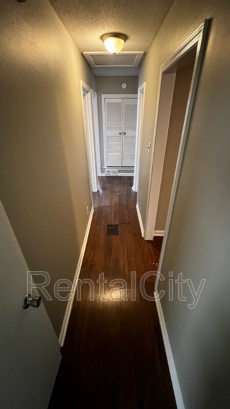 Foto del edificio - 297 Meadowood Ave