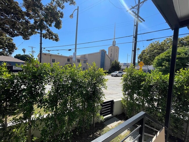 Building Photo - 4216 Sawtelle Blvd