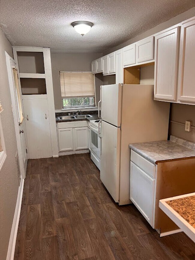 Building Photo - Home minutes away from the interstate and downtown Chattanooga