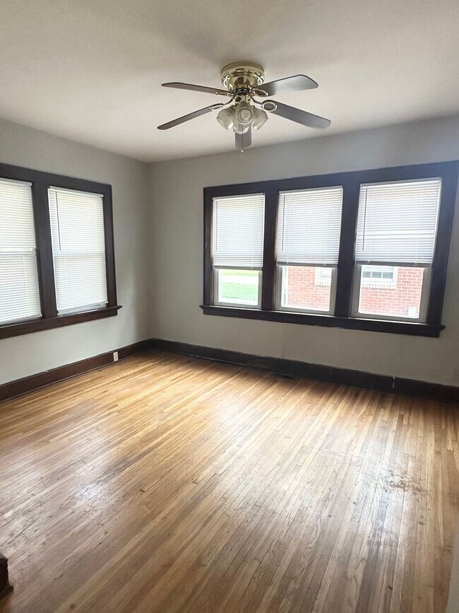 Foto del edificio - All-Brick 2-Bedroom Home with Loft Near MSU!