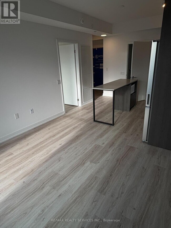 Building Photo - 395 Square One Dr