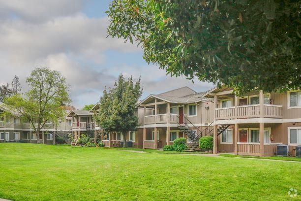 Lush Green Outdoor Spaces - Aspen Park Apartments