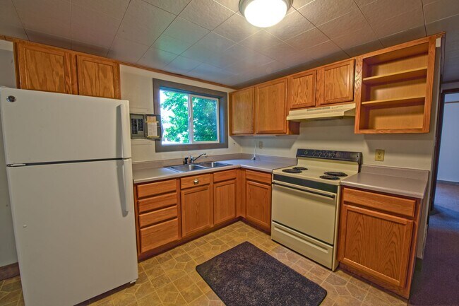 Building Photo - Centrally Located Apartment Near Downtown ...