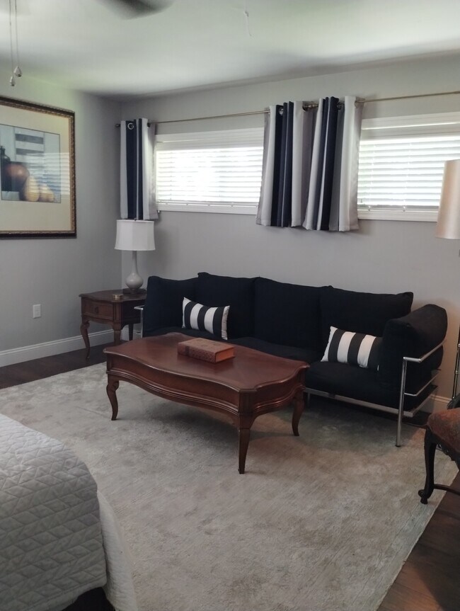 Foto del edificio - 11450 Heidi Lee Ln