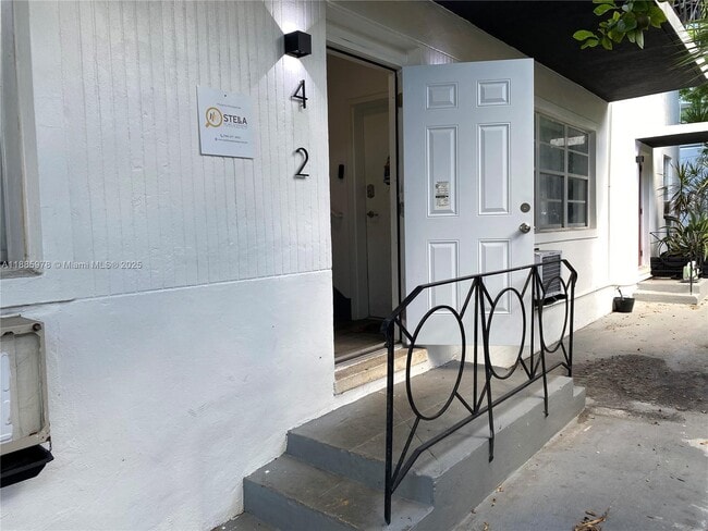 Building Photo - 9025 Harding Ave