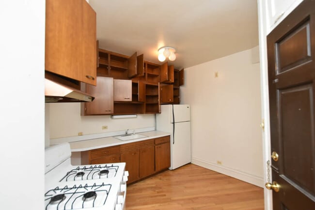 Building Photo - 725 St Johns Ave