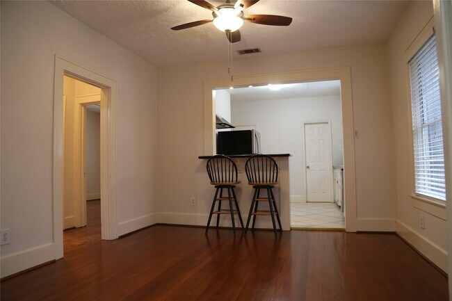 Foto del edificio - 808 Pecore St