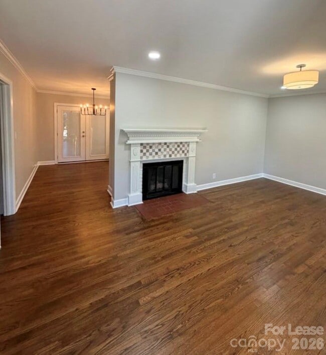 Foto del edificio - 4201 University Dr