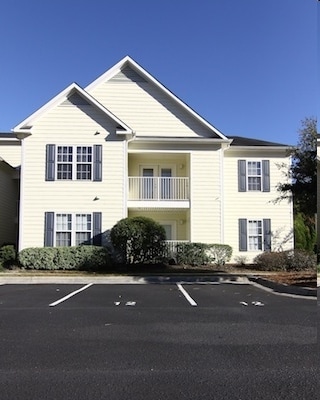 Building Photo - Hunter's Crossing Condominiums