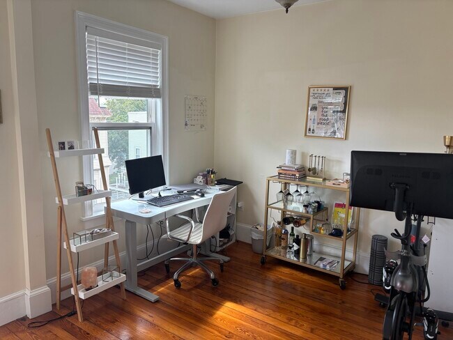 Foto del edificio - 440 E 6th St