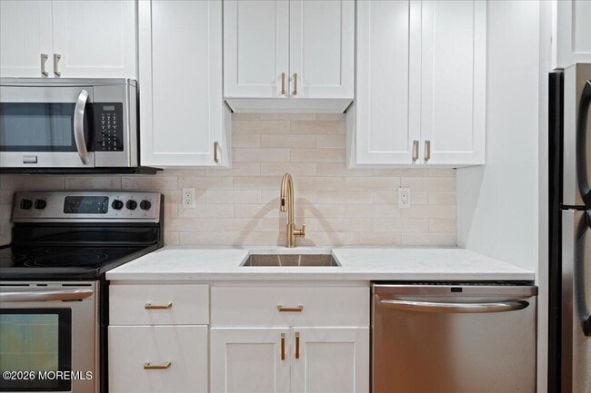 Foto del edificio - 17-19 Leroy Pl