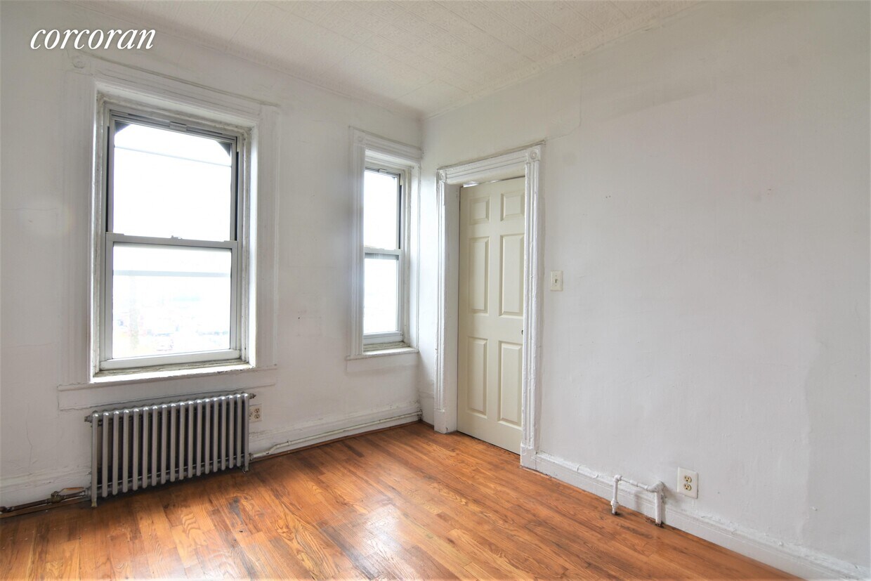 Primary Photo - 127 Columbia St