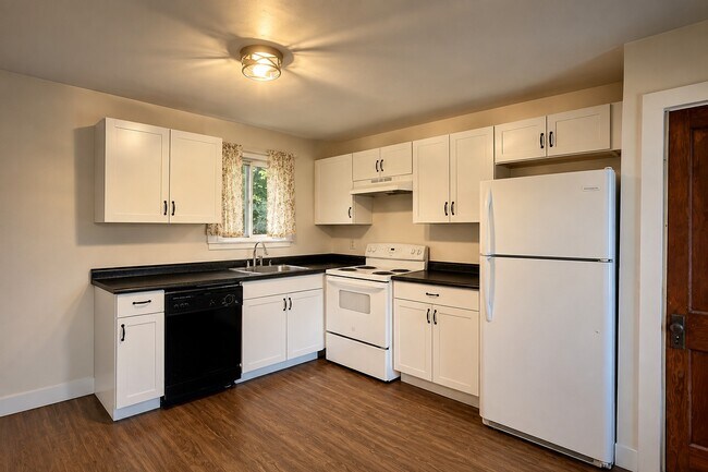 Building Photo - 755 Loch Sheldrake Hurleyville Rd