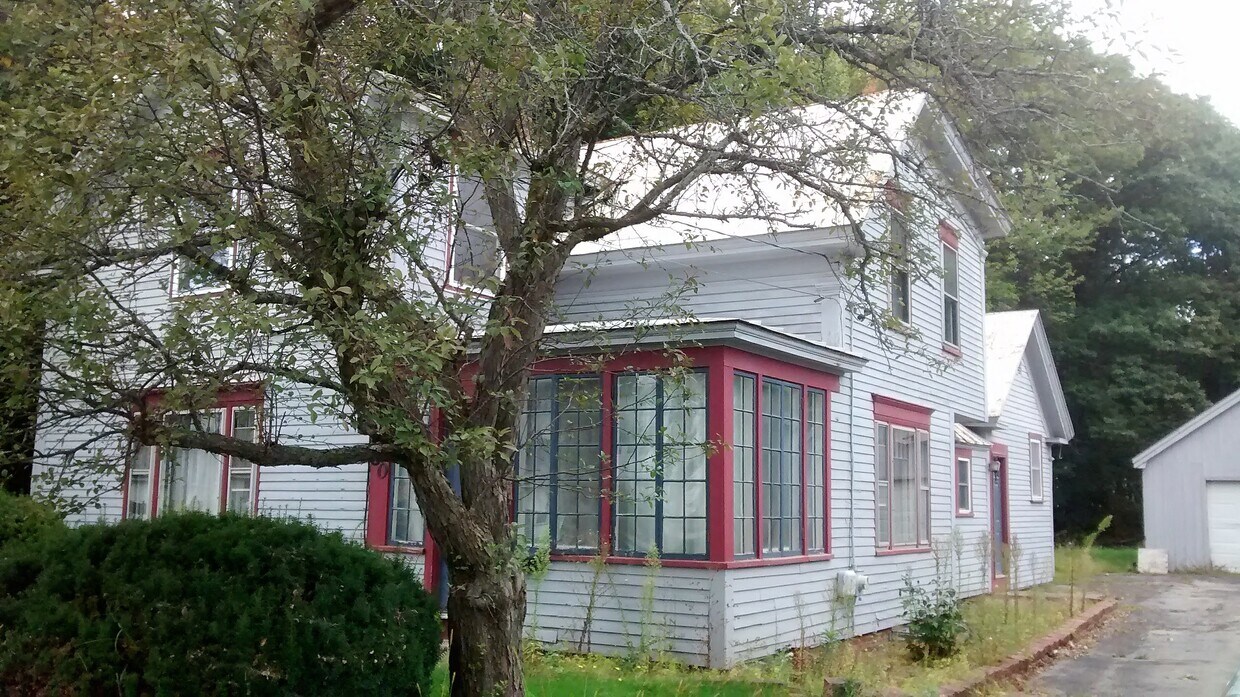 80 Clinton Ave, Winslow, ME 04901 House Rental in Winslow, ME