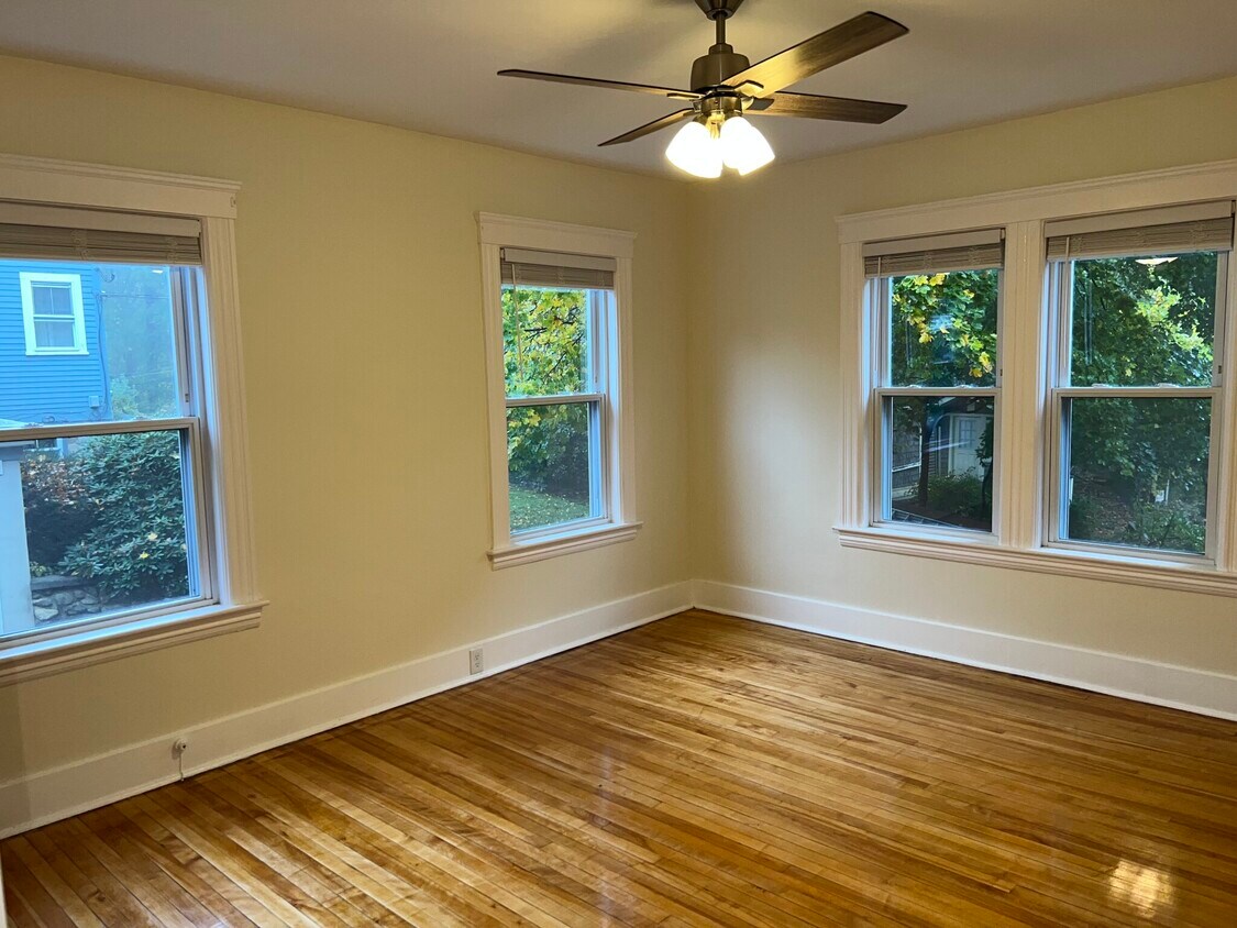 17 Colonial Rd, Worcester, MA 01602 Condo for Rent in Worcester, MA