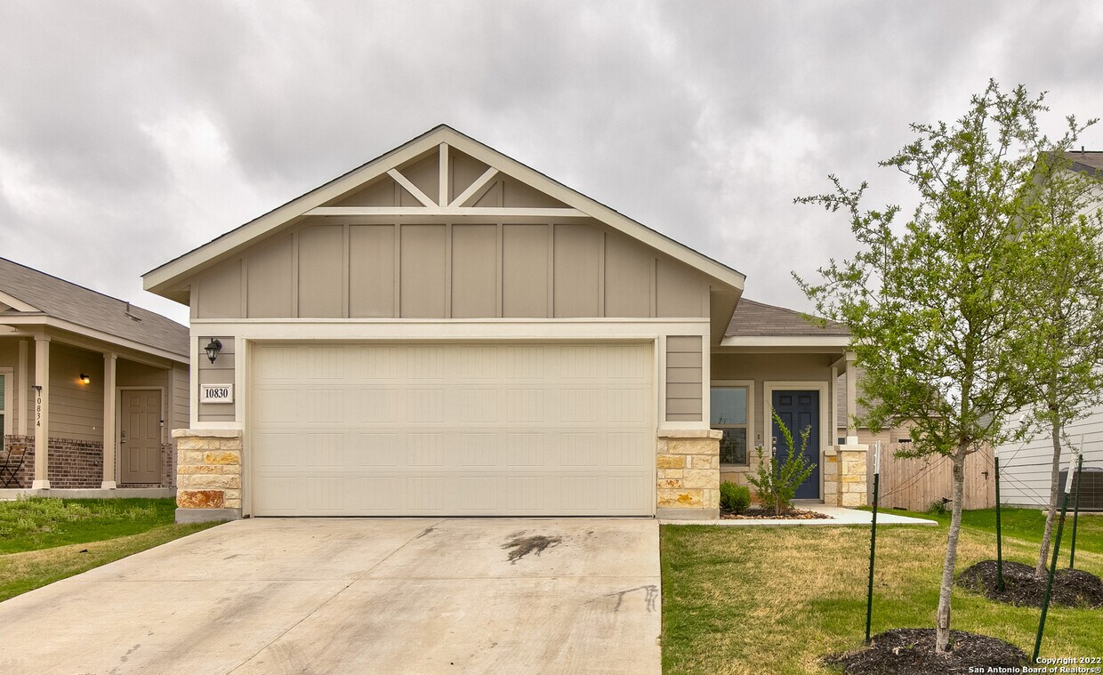 Foto principal - 10830 Fox Trot Way
