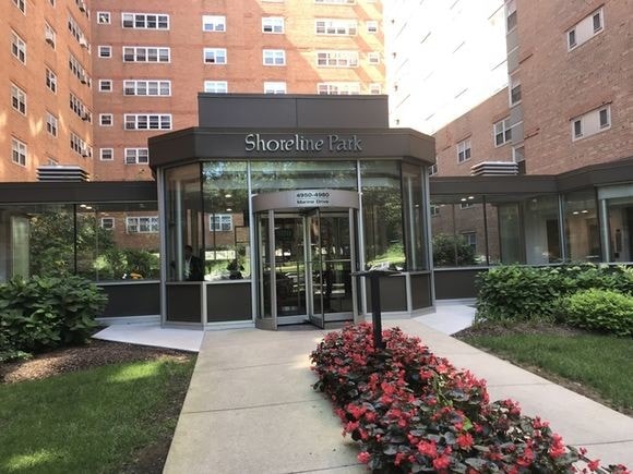 Building Entrance - 4970 N Marine Dr