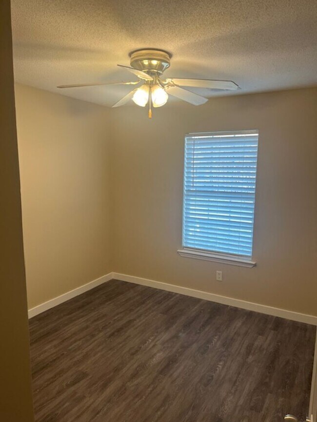 Foto del edificio - Remodeled single family home