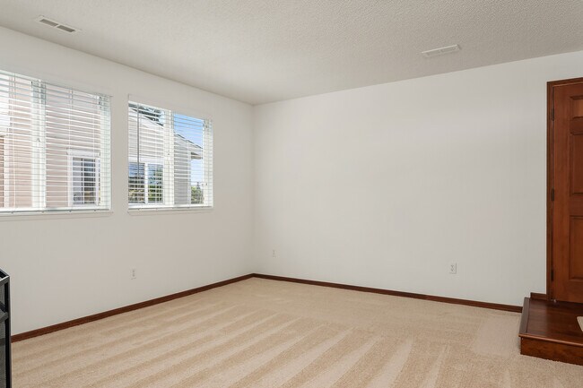 Foto del edificio - 12010 Slater Ave NE