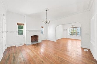 Building Photo - 160 NE 44th St