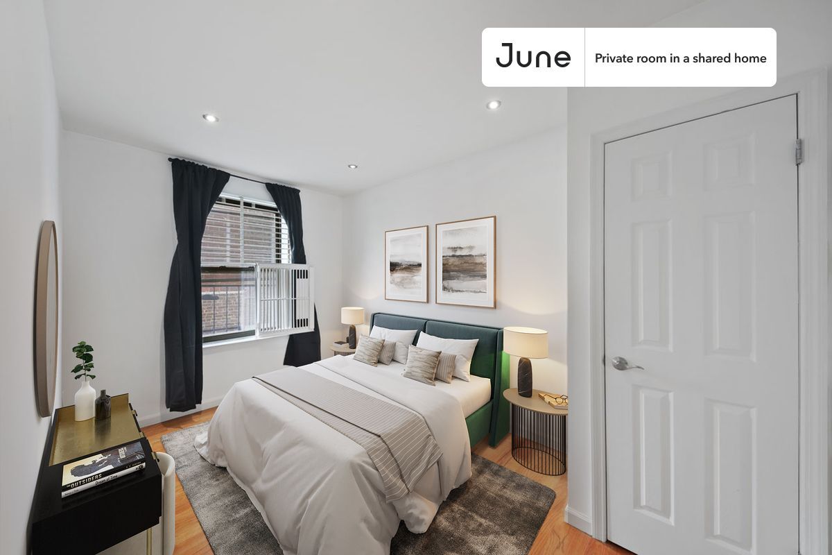 Foto principal - Room in Shared 3 bed/1 bath home