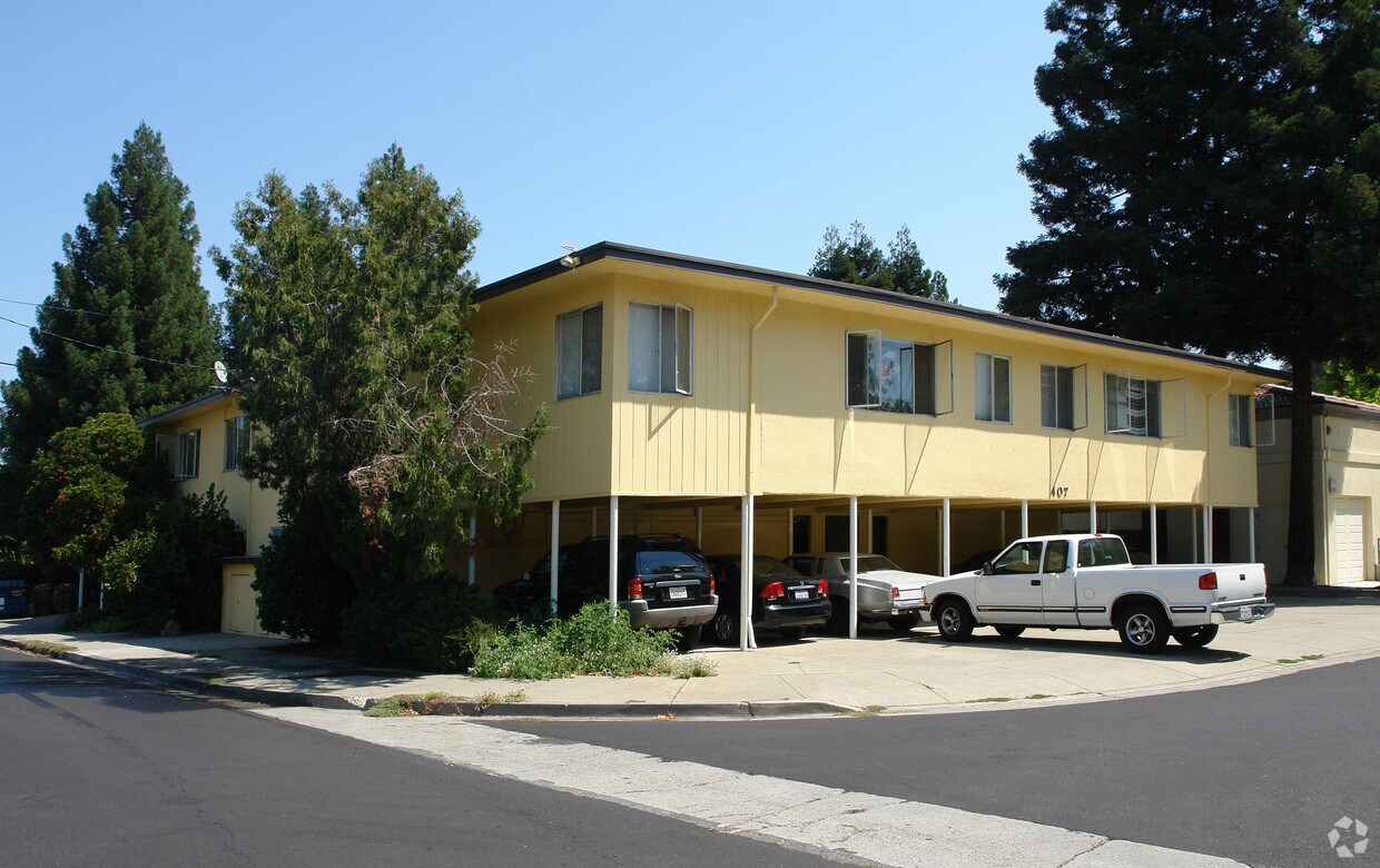 Primary Photo - 407 J St
