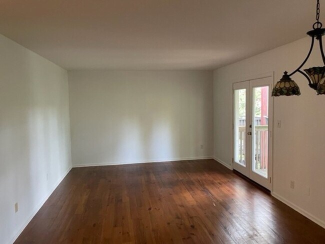 Building Photo - Vestavia Condominium for Rent