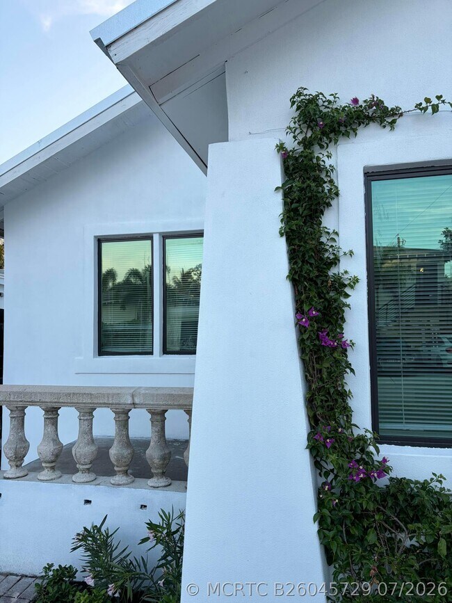 Foto del edificio - 3809 S Olive Ave